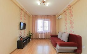Apartment On Obolonskiy Prospect 12